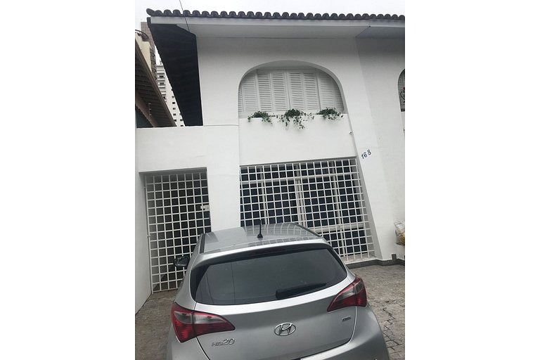 Edícula Aconchegante com Estacionamento - 5 min do Hospital