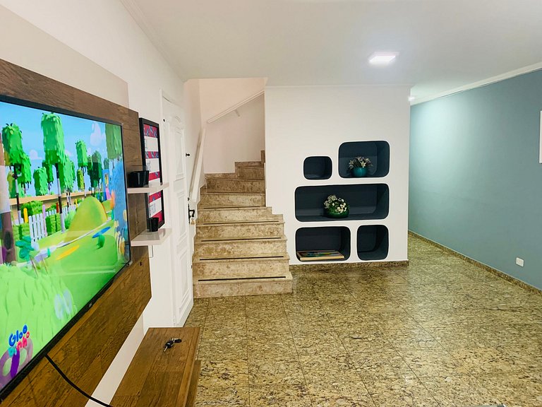 Casa ampla no Morumbi • perto Einstein e estádio Morumbi