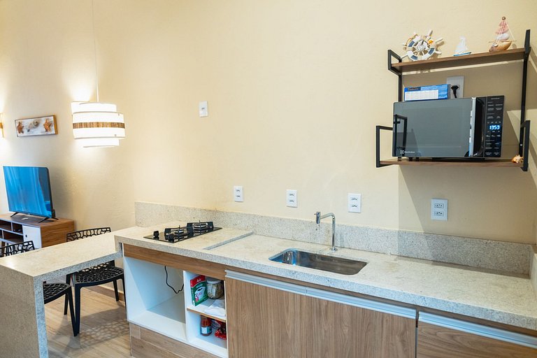 Acomodação Confortável com Piscina a 60m da Praia de Peruíbe