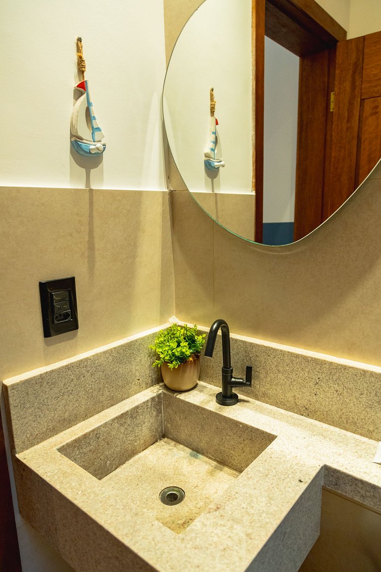 Acomodação perto da praia de Peruíbe, Wi-Fi e café simples