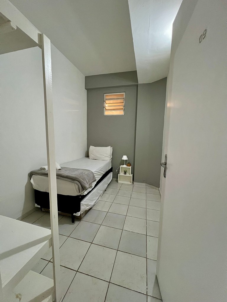 Espaço Econômico com 2 Quartos e Cozinha no Morumbi