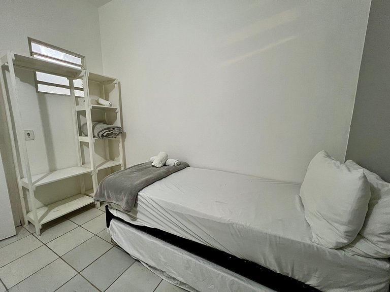 Espaço Econômico com 2 Quartos e Cozinha no Morumbi